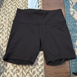 Lululemon Wunder Train 6” Shorts